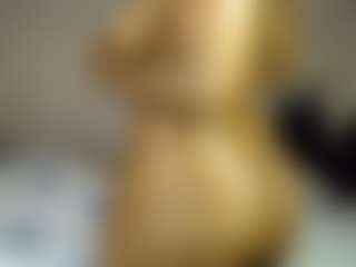 Bella's Live Sex Cam Show