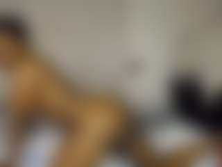 Bella's Live Sex Cam Show