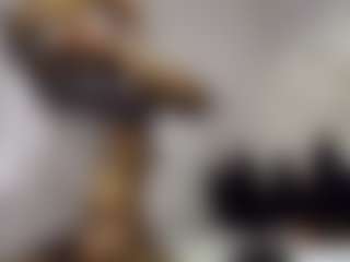 Bella's Live Sex Cam Show