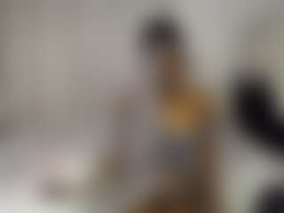 Bella's Live Sex Cam Show