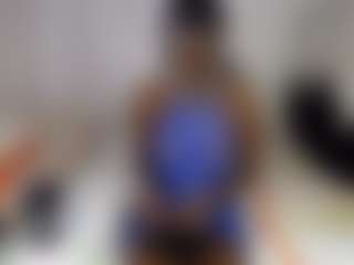 Bella's Live Sex Cam Show