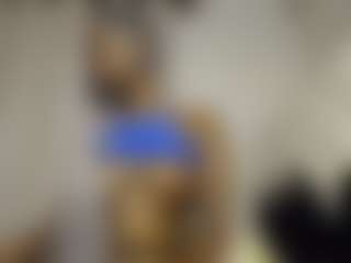 Bella's Live Sex Cam Show