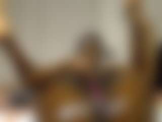 Live cam show with Bella - Ebony on Mixed Magazine Live