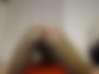 Live cam show with Bella - Bikini on TeamSkeetLive