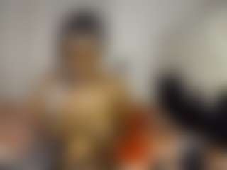 Live cam show with Bella - Ebony on StripNow