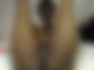Live cam show with Bella - Gray Eyes on CamwithHer