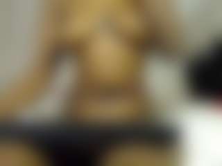 Bella's Live Sex Cam Show