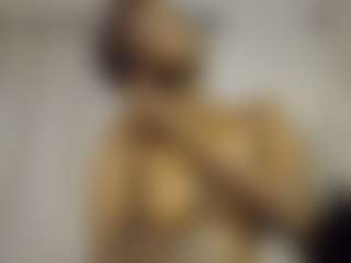 Bella's Live Sex Cam Show
