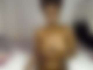 Live cam show with Bella - Amateur on Camming Site