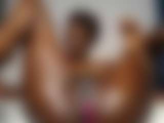 Bella's Live Sex Cam Show
