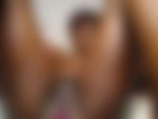 Live cam show with Bella - Public on Camsoda