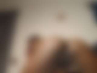 Live cam show with Bella - Sexwebcam Black on Uber Horny