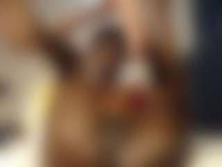 Bella's Live Sex Cam Show