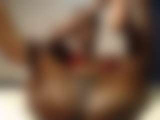 Bella's Live Sex Cam Show
