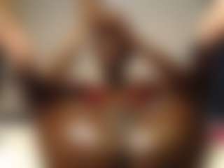 Live cam show with Bella - Public Black on sexylive.show