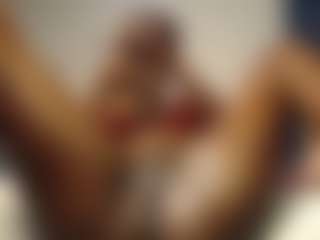 Live cam show with Bella - Oil on Camsoda