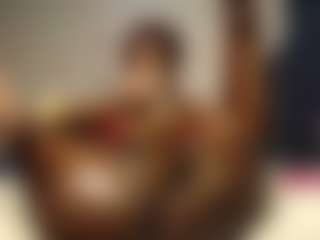 Bella's Live Sex Cam Show