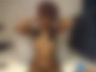 Bella's Live Sex Cam Show