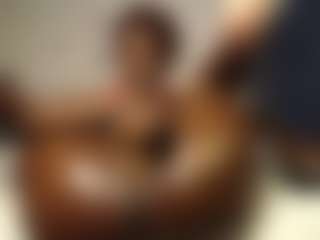 Live cam show with Bella - Public Black on xxxlivecams.org