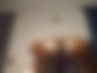 Bella's Live Sex Cam Show