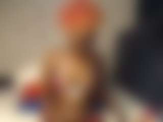 Live cam show with Bella - Solo on AdultVida.com