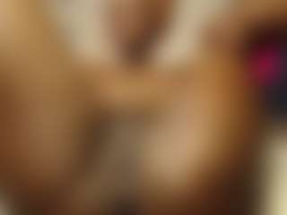 Bella's Live Sex Cam Show