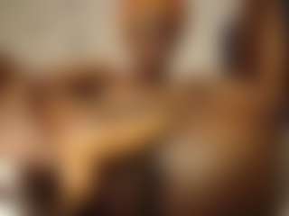 Live cam show with Bella - Public Curvy on livesuperchat.net