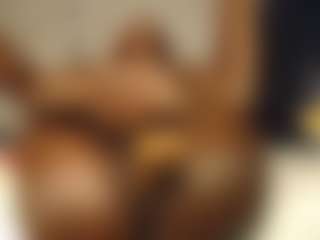 Live cam show with Bella - Blowjob on Camsoda