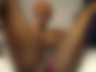 Bella's Live Sex Cam Show