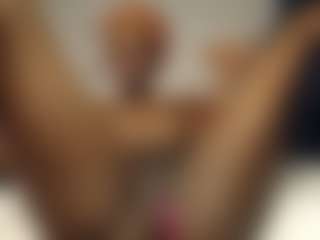 Bella's Live Sex Cam Show