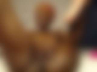 Bella's Live Sex Cam Show