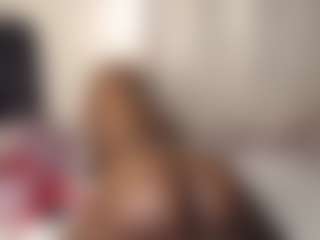 Bella's Live Sex Cam Show
