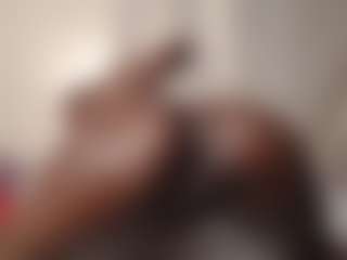 Bella's Live Sex Cam Show
