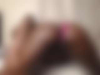 Bella's Live Sex Cam Show