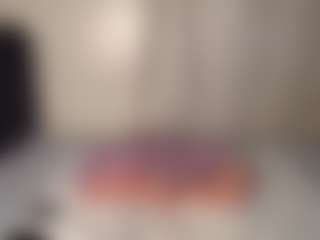 Live cam show with Bella - Gray Eyes on Dare Cams