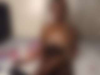 Live cam show with Bella - Ebony Toys on liverealitysex.com