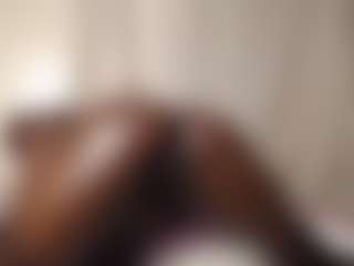 Live cam show with Bella - Strip Black on slutload