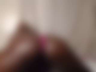 Live cam show with Bella - Public on Camsoda