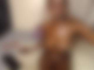 Bella's Live Sex Cam Show