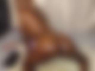 Bella's Live Sex Cam Show