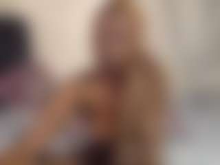 Bella's Live Sex Cam Show