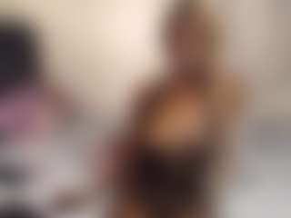 Bella's Live Sex Cam Show