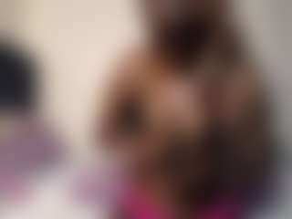 Bella's Live Sex Cam Show
