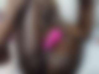 Bella's Live Sex Cam Show