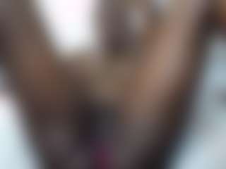 Bella's Live Sex Cam Show