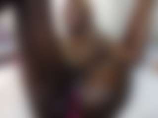 Bella's Live Sex Cam Show