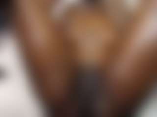 Bella's Live Sex Cam Show