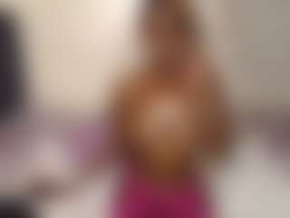 Bella's Live Sex Cam Show