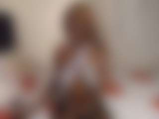 Bella's Live Sex Cam Show