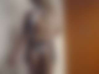 Bella's Live Sex Cam Show